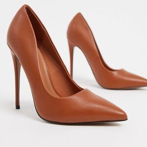 Whiskey color heeled stilettos